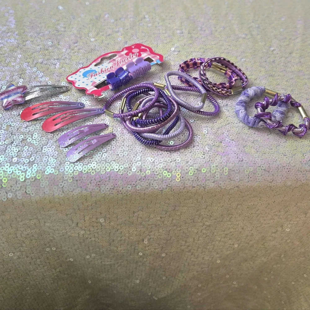💥5/$10💥 Kids lot of assorted purple hair accessories 💜 NWOT